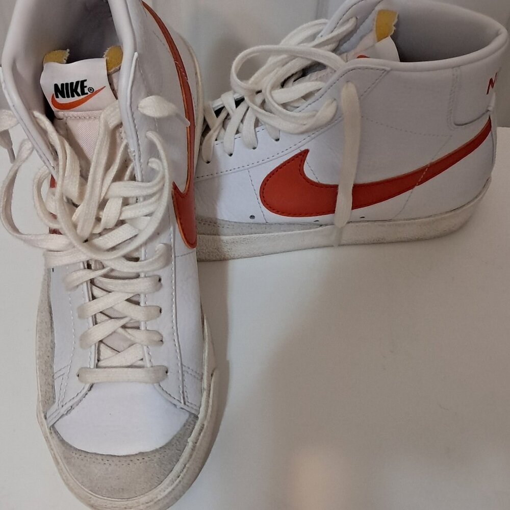 Nike Blazer Sneakers Men’s 8/Women’s 9.5